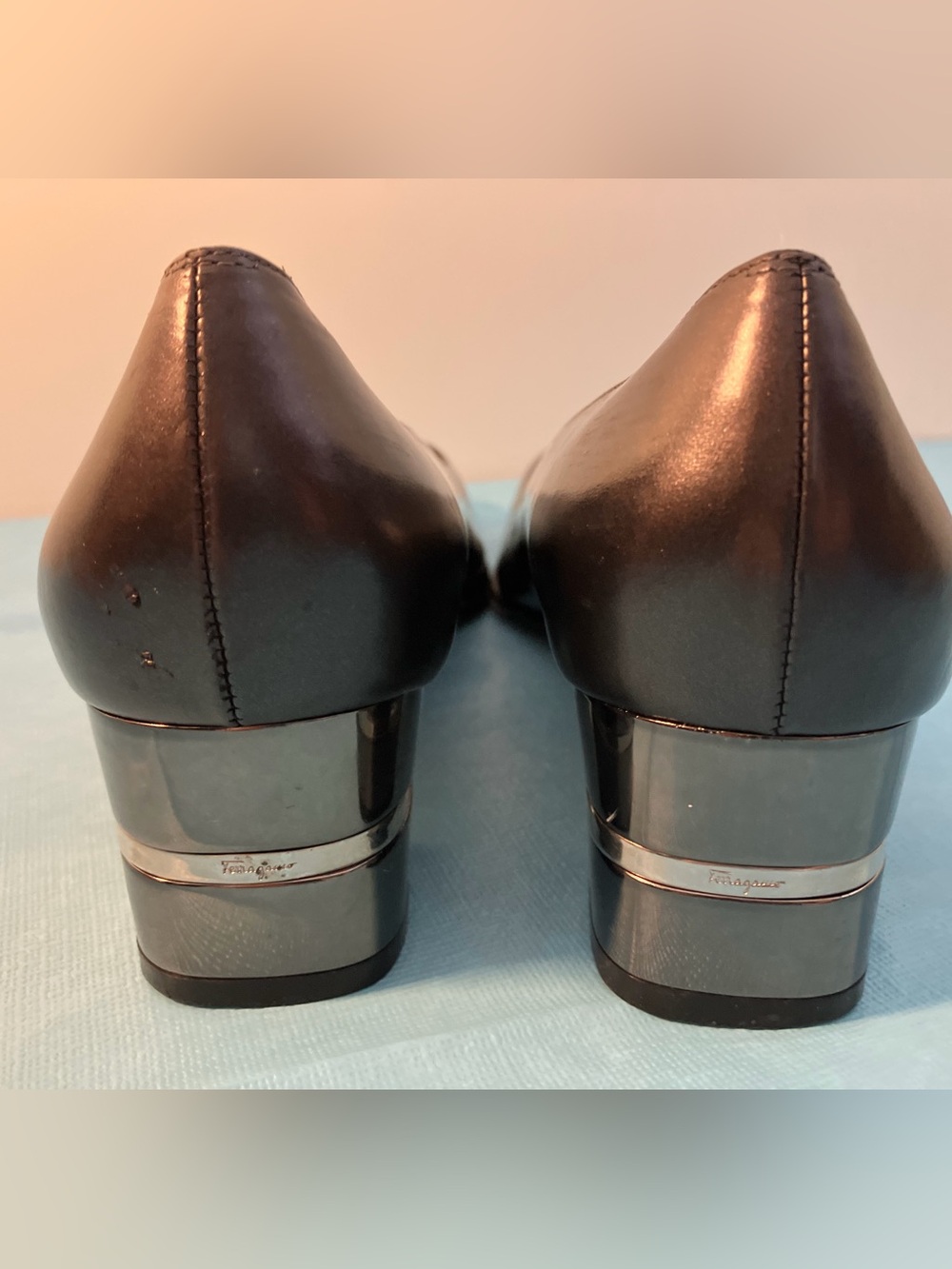 VINTAGE SALVATORE FERRAGAMO MADE IN ITALY WOMEN SHOES SZ 7B DARK GRAY LEATHER - Picture 2 of 10